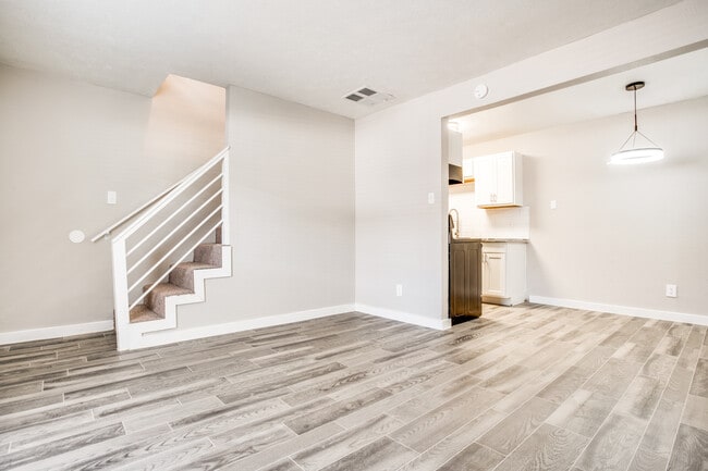 Building Photo - Zen Rental