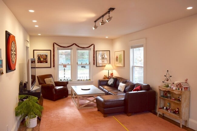 Photo - 112 Laurel St