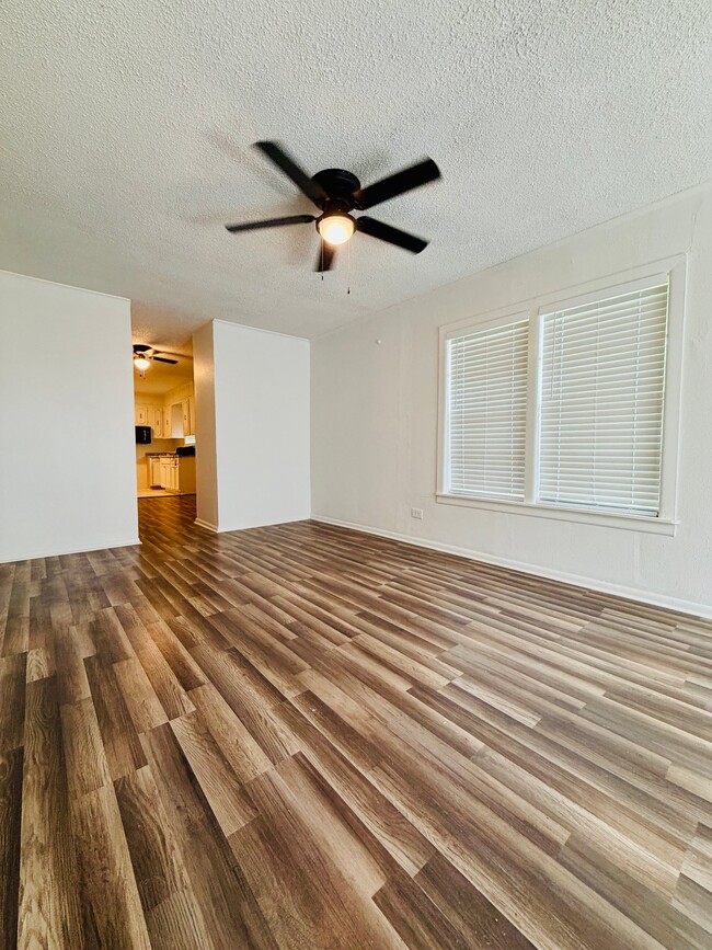 Photo - 1735 Green St