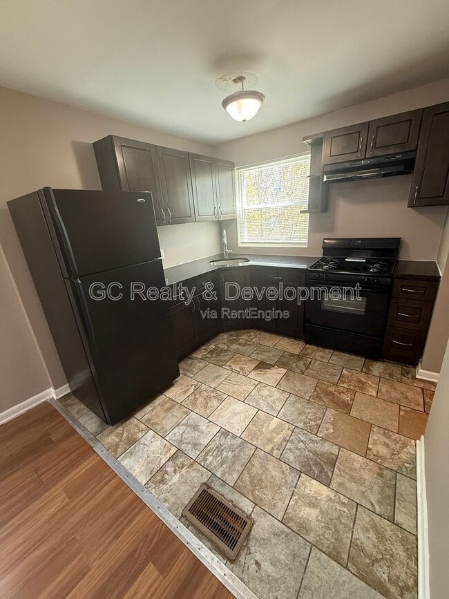 Photo - 9951 S Oglesby Ave