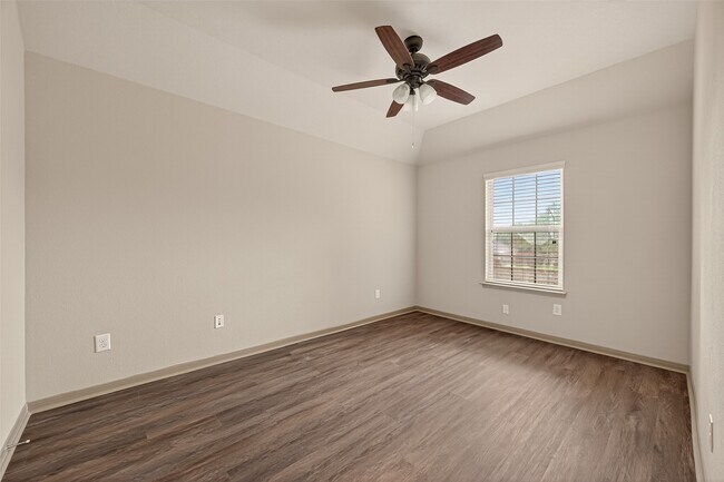 Photo - 2510 Shady Falls Ln