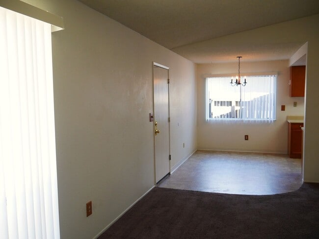 Photo - Cozy 2 Bed 2 Bath 950sq. ft. Duplex in Elk Grove