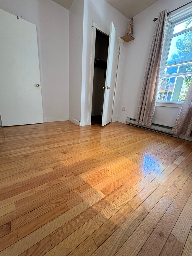 4 Ashley St Unit 2