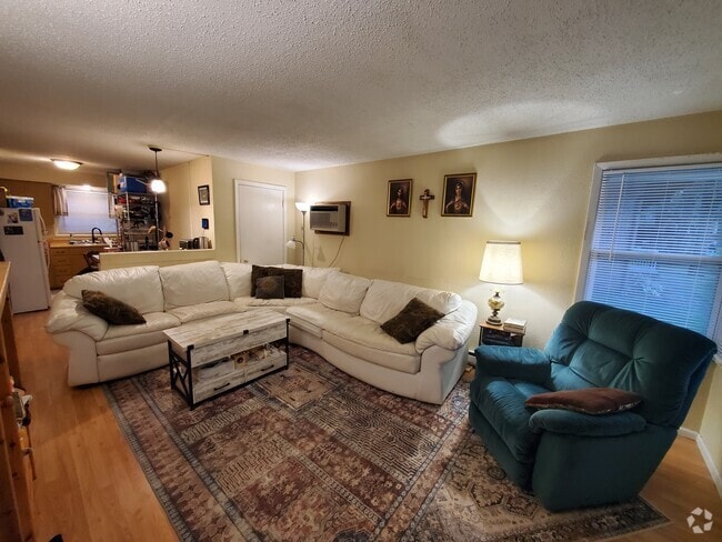 Building Photo - 402 2nd St N Unit 2 Rental