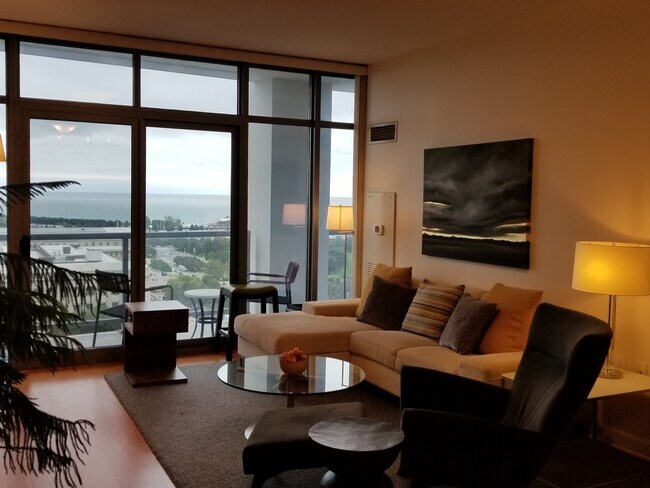 Photo - 1235 S Prairie Ave Unit 1802