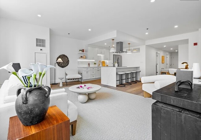 Building Photo - 140 7th Ave Unit 3B Rental