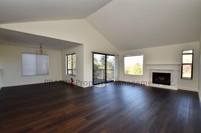 Photo - 920 Arlene Way