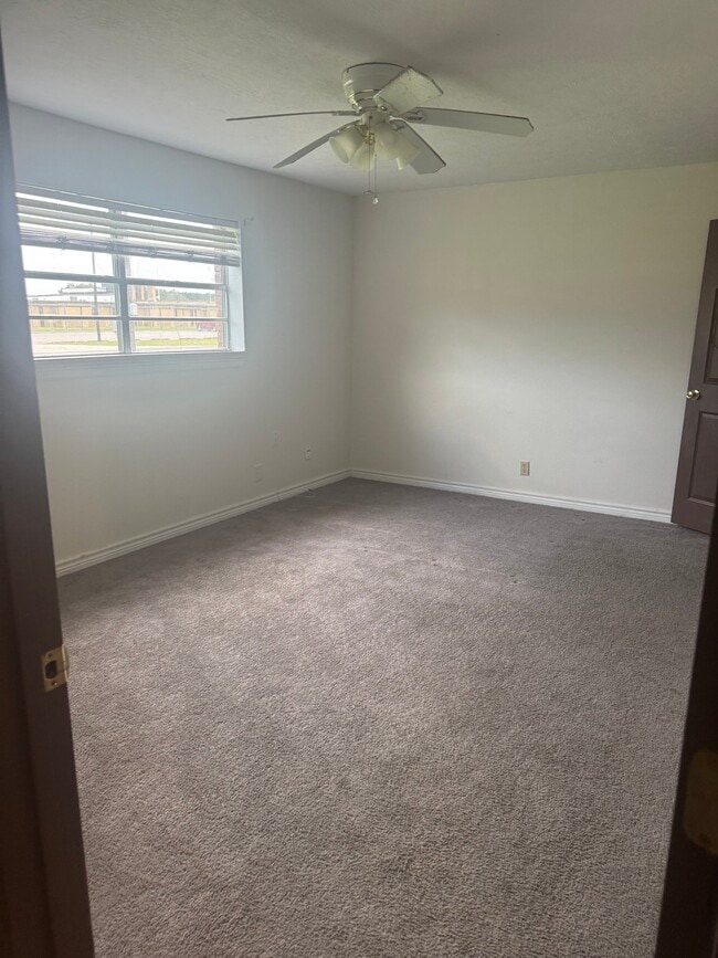 110 Farm to Market 82 E