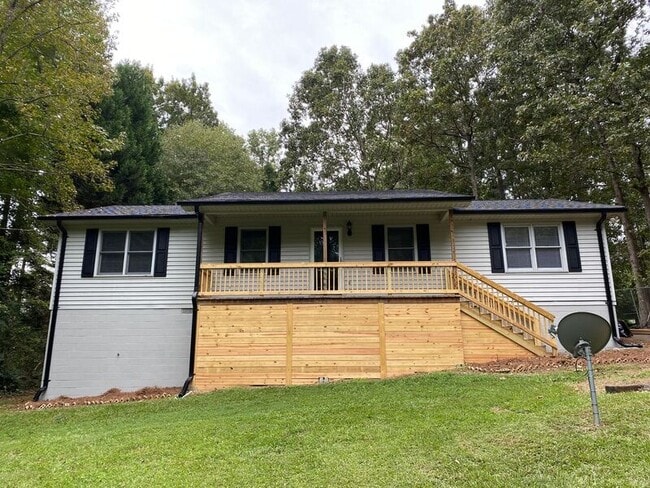 Building Photo - 7045 Hickory Dr