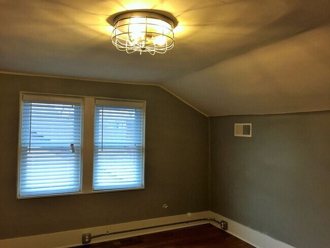 Photo - 6329-6331 Bartlett Unidad 6331