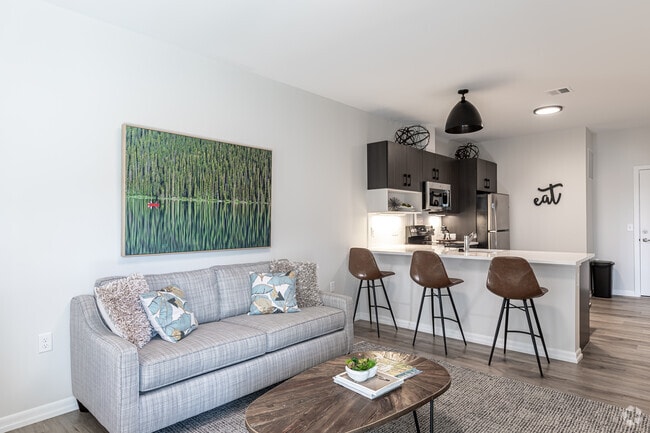 1BR, 1BA - Laurel - 704SF - Living Room