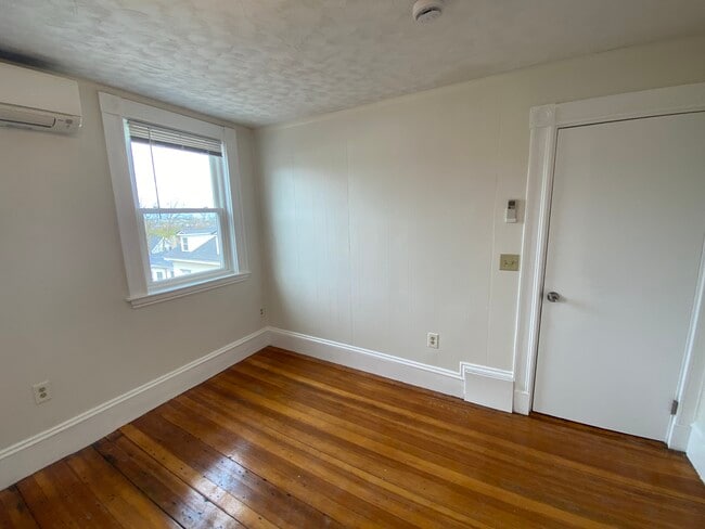 Photo - 14 Magnolia Sq Unit 3