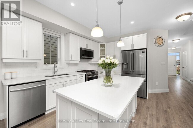 Photo - 129 Red Pine St.