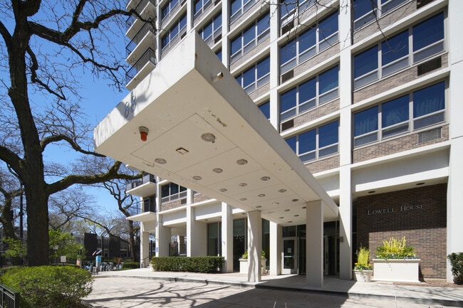 Building Photo - 88 W Schiller St Unit 1707