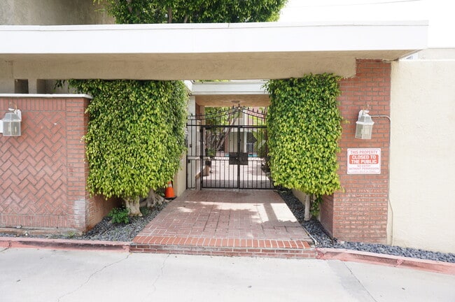 Photo - 4610 Densmore Ave Unit 20