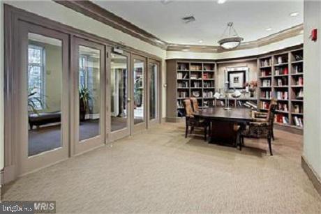 Building Photo - 851 N Glebe Rd Unit 805