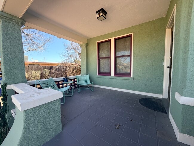 Photo - 921 W Alameda St