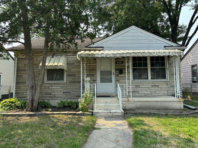 Building Photo - 2629 McDowell St Rental
