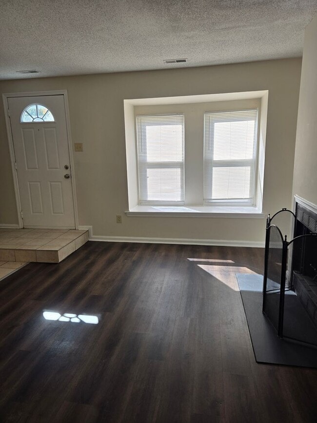 Photo - Beautiful 2 bedroom Townhouse