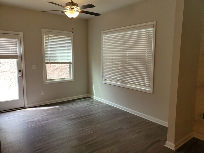 Photo - 3216 Baylor Cir