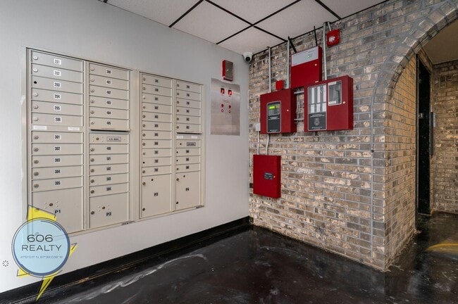 Photo - 2310 N Harlem Ave Unit 206
