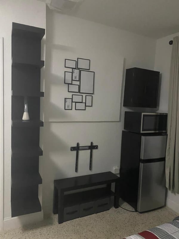 Photo - 900 NE 85th St