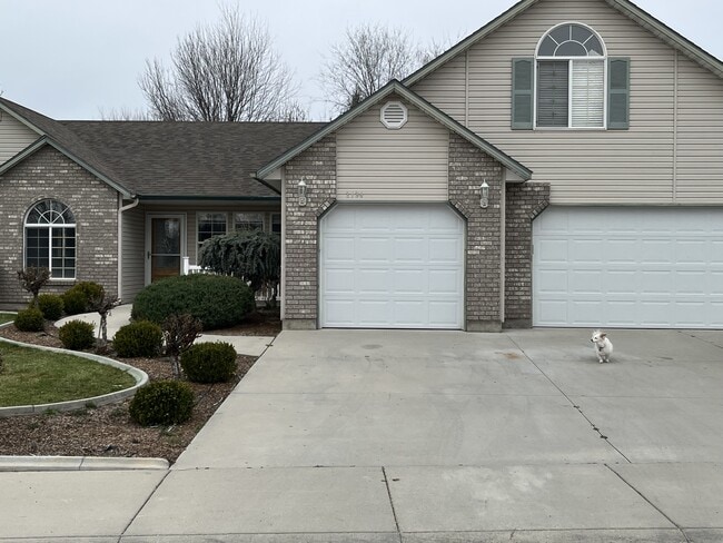 2134 E Dworshak Dr