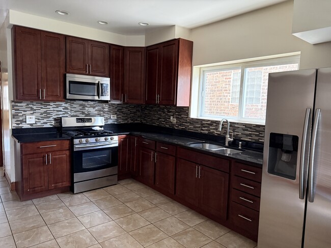 Photo - 2252 N Laramie Ave Unit 1