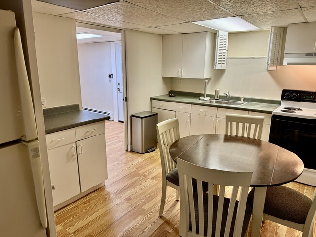 Building Photo - 102 Hillside Rd Unit Basement Rental