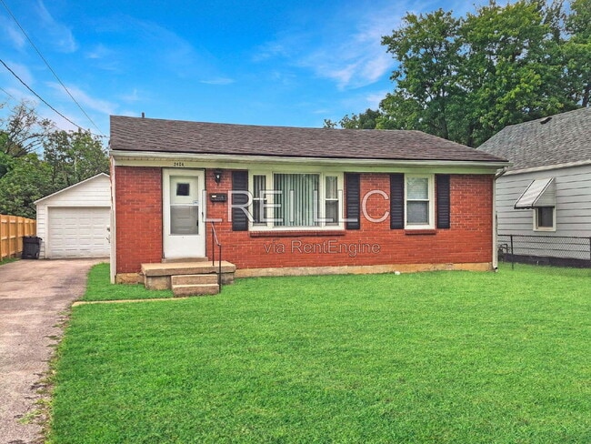 Building Photo - 2404 Thomas Ave
