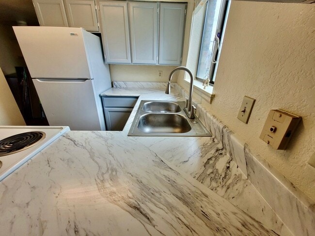 Photo - 508 E 7th St Unit B