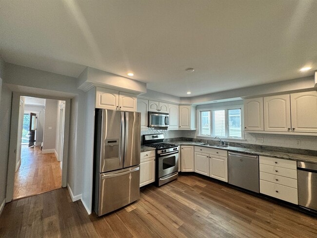 Photo - 136 Sharon St Unit 136