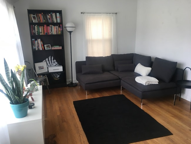 Photo - 4874 N Port Washington Rd Unidad 4