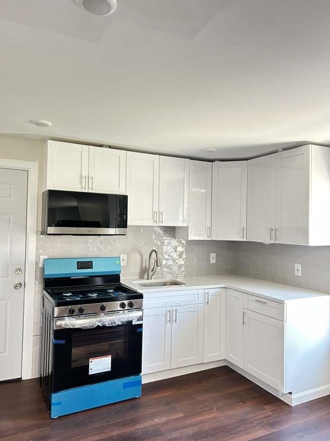 Building Photo - 8 Hampton St Unit B