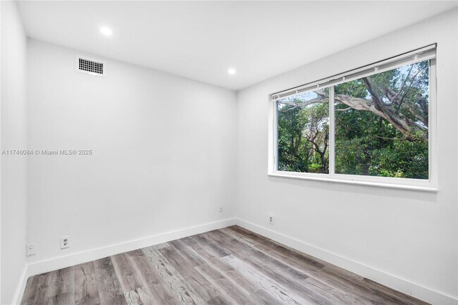 Photo - 6445 NW 2nd Ave Unidad 20
