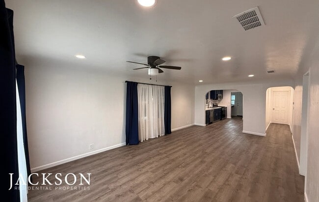 627 El Terino Ave