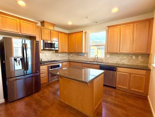 Photo - $4,350 / Stunning 3BR/2BA Family Home in Fremont