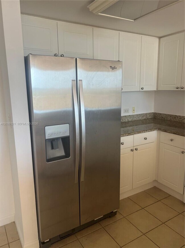 Photo - 19501 W Country Club Dr Unit 611