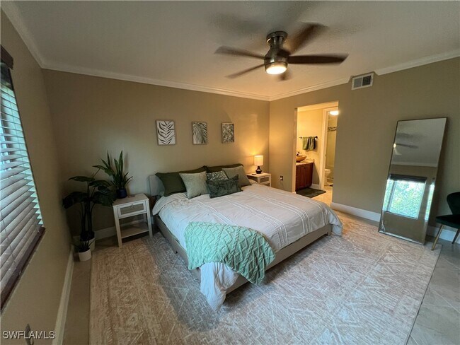 Building Photo - 3051 Sandpiper Bay Cir Unit I102