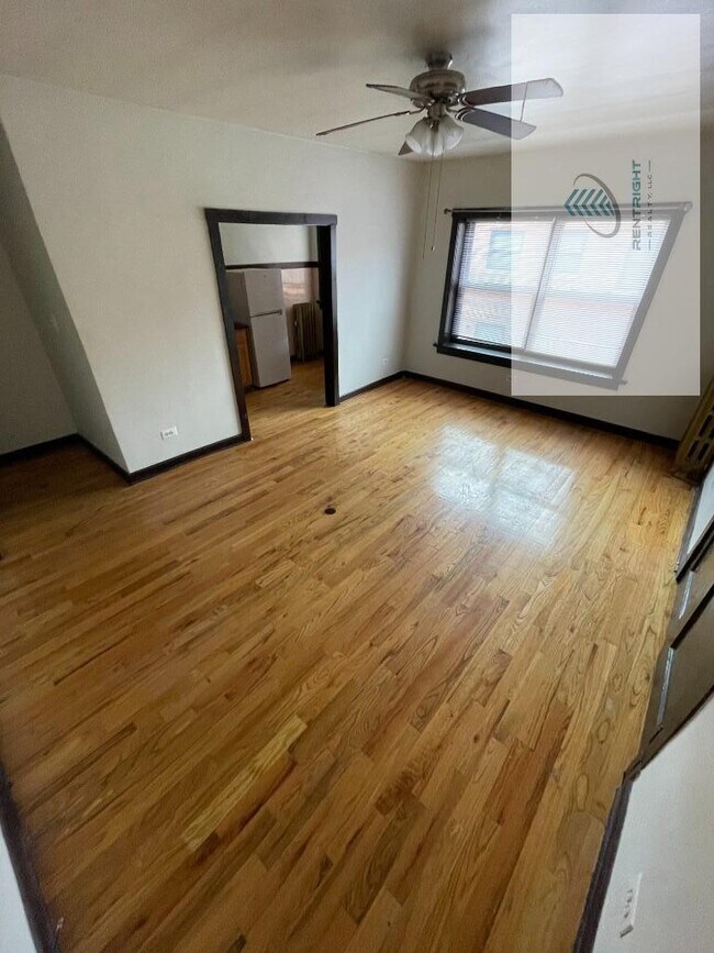 Photo - 4019 W Irving Park Rd Unit 4027-217