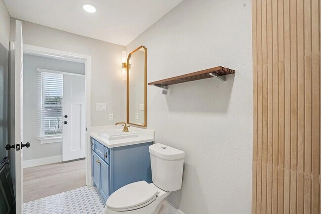 Photo - 1410 Elliott St Unit B