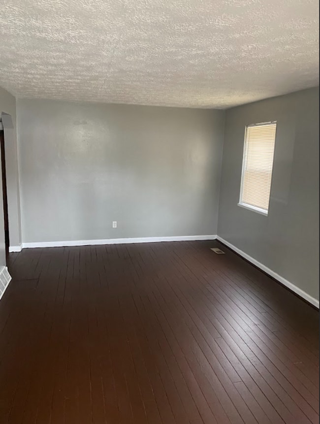 Photo - Great 4 bed 2 bath near UD and Dayton cent...