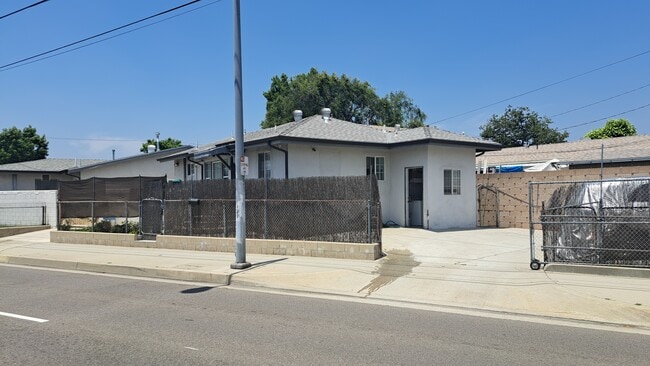 Photo - 1221 W Mission Rd House