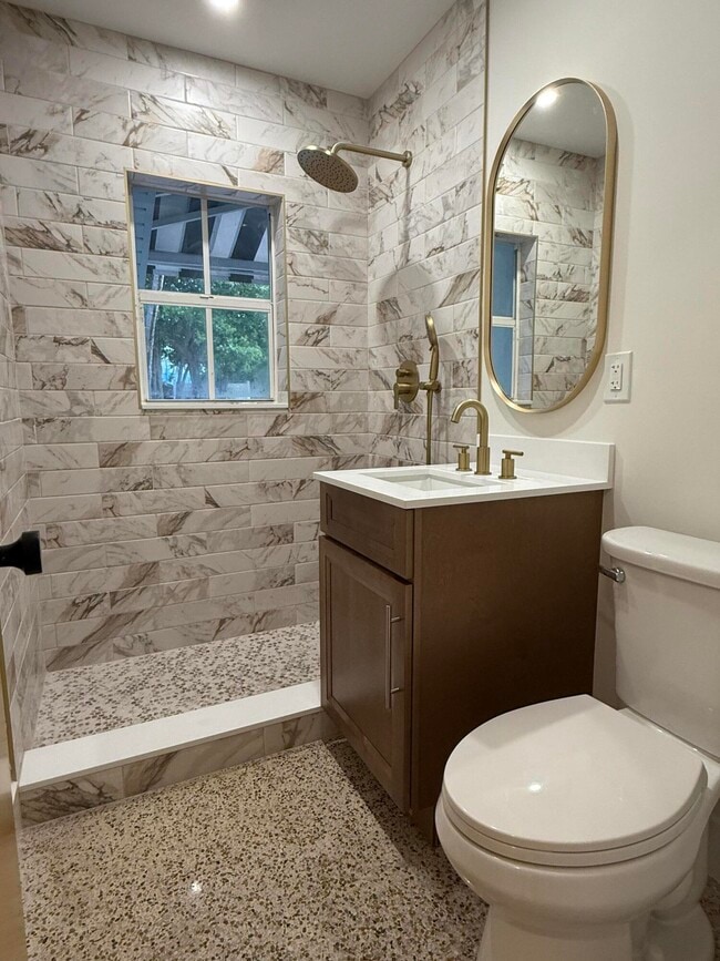 Photo - 335 Cornell Dr