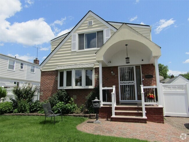 Building Photo - 82-17-82248 248th St Rental