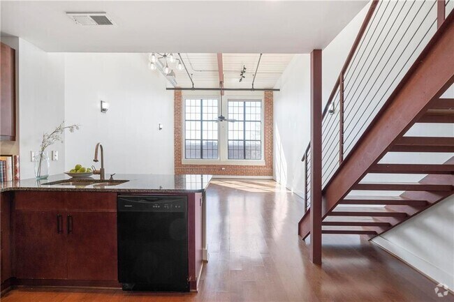 Building Photo - 1261 Caroline St NE Unit 212 Rental