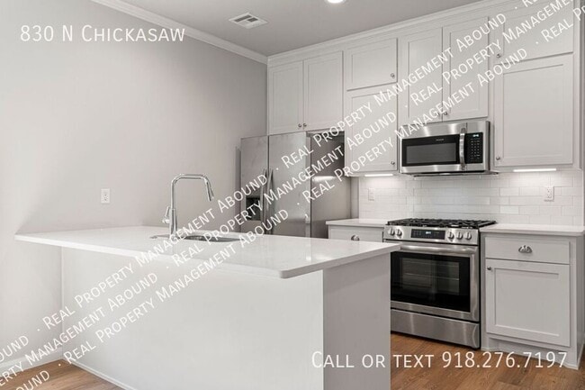 Photo - 830 N Chickasaw-