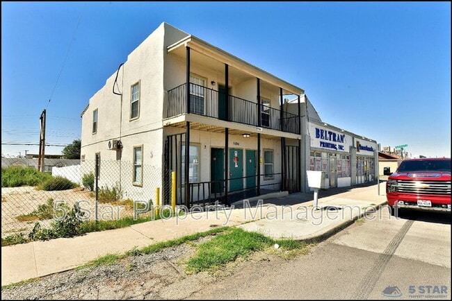 Building Photo - 6806 Alameda Ave Unit 4 !!