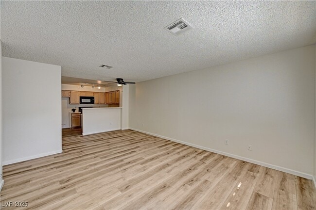 Photo - 2040 Willowbury Dr