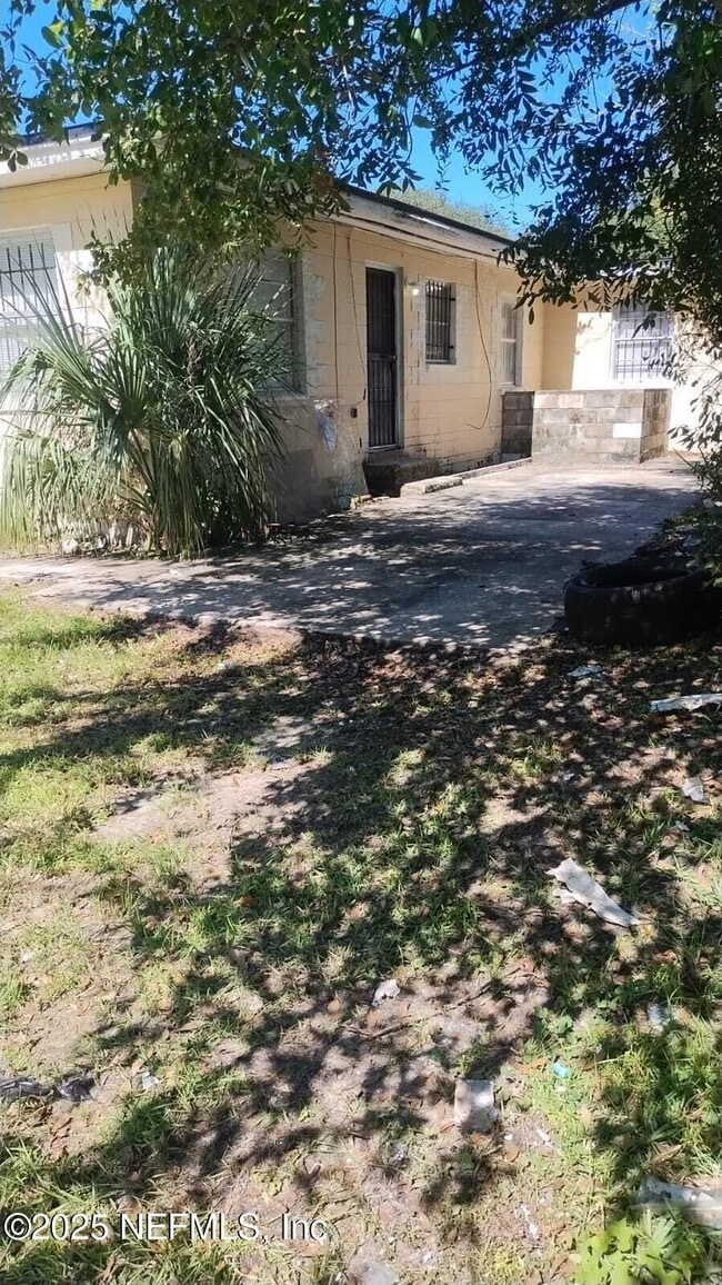 Photo - 1599 W 30th St
